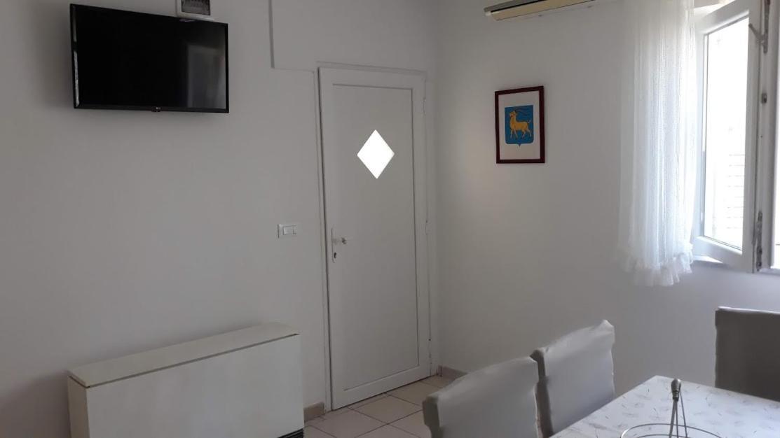 Apartments Rovis Tar-Vabriga ภายนอก รูปภาพ