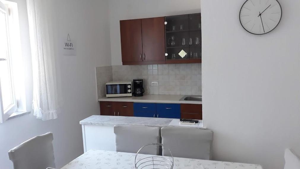 Apartments Rovis Tar-Vabriga ภายนอก รูปภาพ
