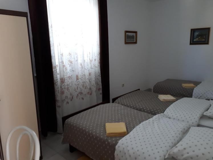 Apartments Rovis Tar-Vabriga ภายนอก รูปภาพ