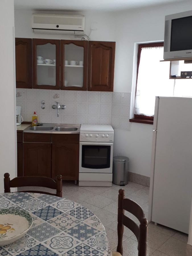 Apartments Rovis Tar-Vabriga ภายนอก รูปภาพ